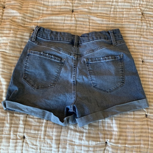 Cute Simple Denim Shorts - Picture 4 of 4